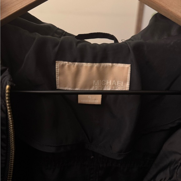 Michael Kors lightweight rain jacket - Picture 10 of 11